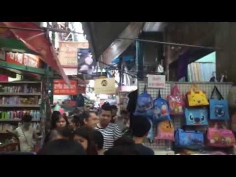 เดินเที่ยวตลาดสำเพ็ง ตลาดขายส่งของใช้ราคาถูก ที่สาวๆ เดินแล้วกระเป๋าฉีก