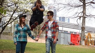 Parkour-Läufer gegen das SEK - PUR+ | ZDFtivi Parkour-Läufer gegen das SEK - PUR+ | ZDFtivi