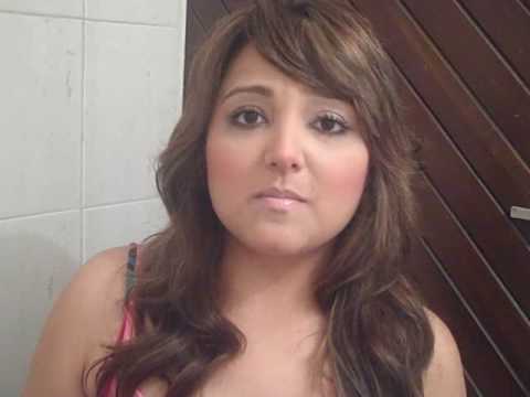 Watch GabyTips..... truco para lucir unos labios sexys y naturales y carnocitos