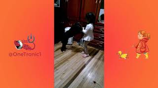 Niña Bailando Con Su Perrito.