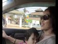 image Ibu Wonderwoman Menyupir Sambil Menyusui Anak