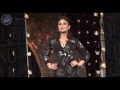 Kareena Kapoor S Shocking Cleavage Show Lfw 2014 images Kareena Kapoor S Shocking Cleavage Show Lfw 2014