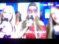 Las meseritas cantando con la Chica del Antifaz