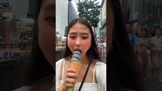 Provando Sorvete Preto Em Myeongdong. Priscila Ju