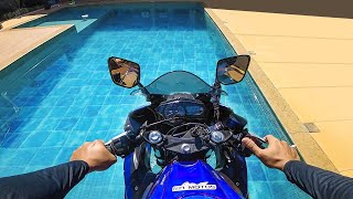 JOGUEI A MOTO DA MINHA IRMÃ NA PISCINA 😳