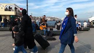 Eminönü Gitar sokak sanatçısı - Sokak müzisyenleri