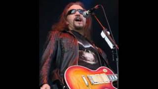 Watch Ace Frehley Remember Me video
