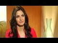 Foto pequena Katrina Kaif tells you why BlackBerry Curve 9220 is a great buy