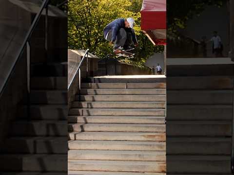 🇨🇦 TJ Rogers Skating Sets In Downtown Toronto!