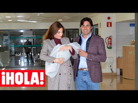 Francisco Rivera y Lourdes Montes abandonan el hospital con su hijo
