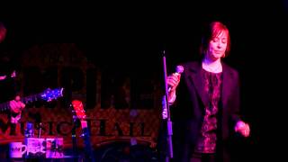 Watch Suzanne Vega Tombstone video