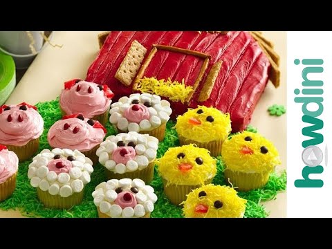 Monkey Birthday Cake on How To Make A Barn Birthday Cake And Farm Animal Cupcakes