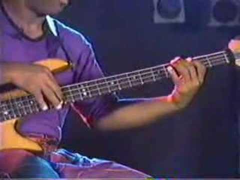 Victor Wooten - Bass Tapping Lesson