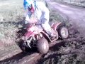video de quad hytraque 80cc dans la boue 2
