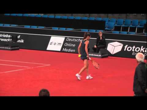 Tsvetana Pironkova vs． Marion バルトリ service game @ Porsche テニス Grand Prix 2011