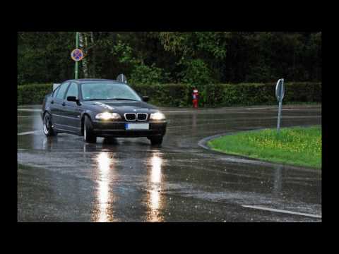 Street BMW Drifting E87 vs E46