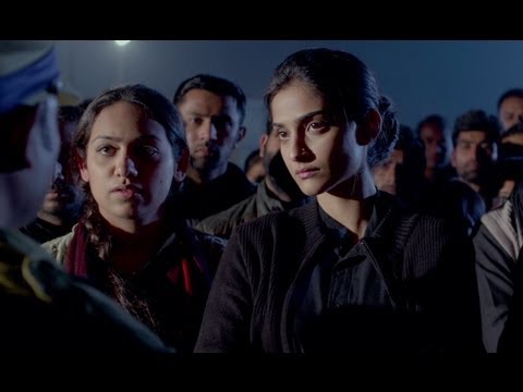 Kundans popularity among Zoyas friends disturbs her - Raanjhanaa...