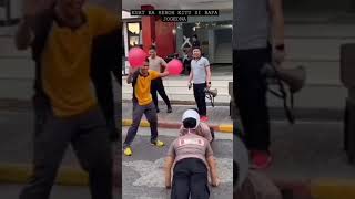 Heboh Polisi Joget Sambil Push Up