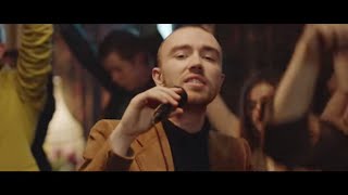 Watch Matt Maltese As The World Caves In video