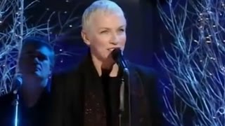 Watch Annie Lennox The Holly And The Ivy video