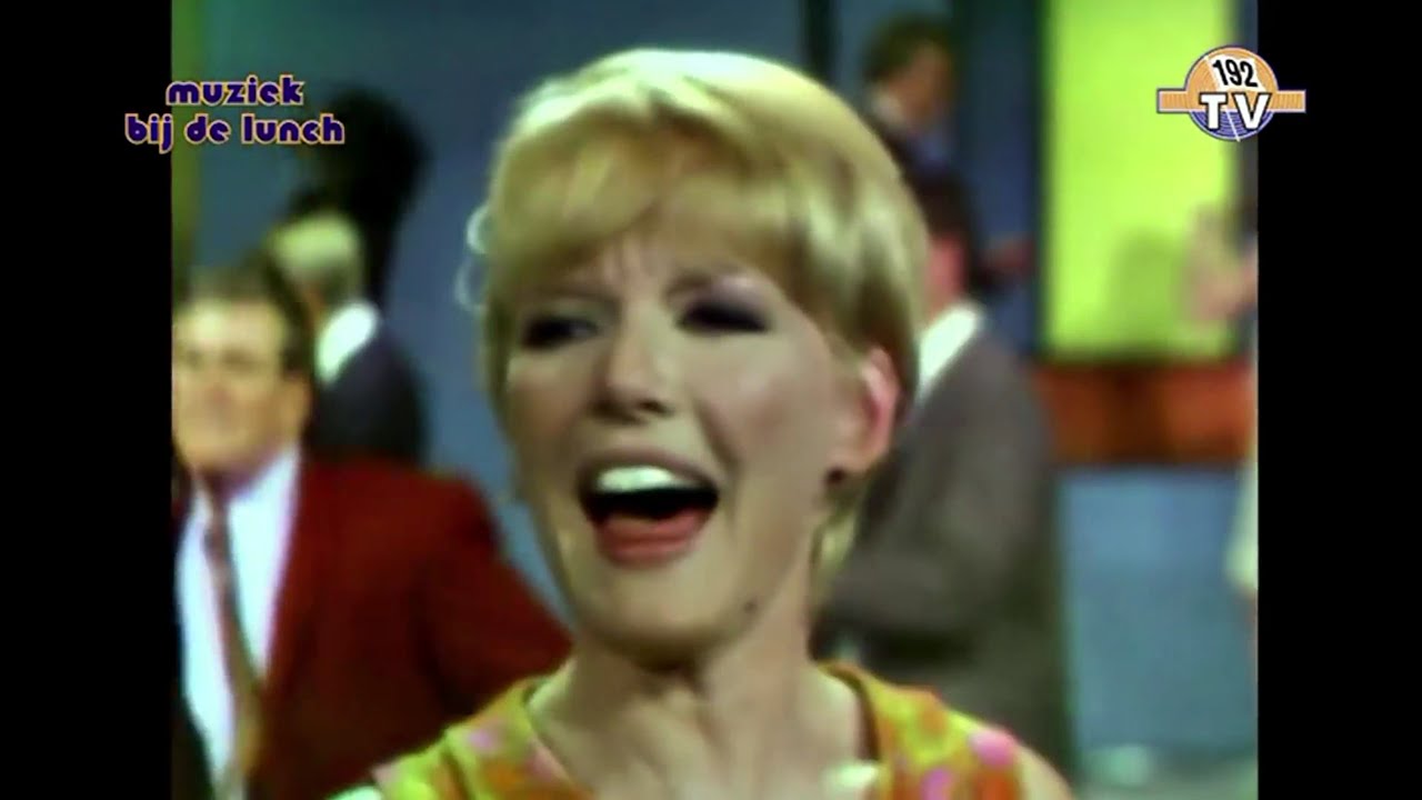 Petula Clark - I know a place (1965)