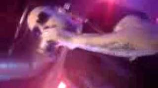 Видео Alpa Gun boxt Zuschauer bei Sido Konzert in Freiburg от kugelopfer, Уачипато, Чили