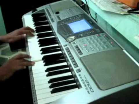 aati rahengi baharen on piano