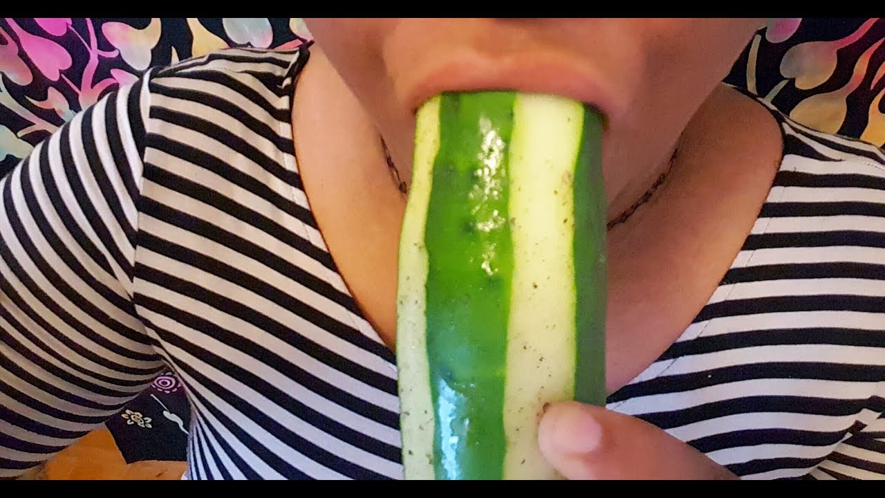 Light skin girl sucks cucumber like