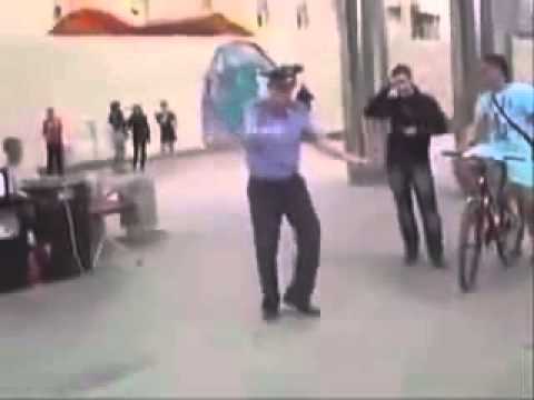 мент танцует джигу мент танцует джигу