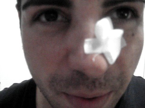 Piercing Al Labbro. Piercing al setto nasale (nel naso) by www.