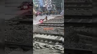Man Almost Got Crushed By Train