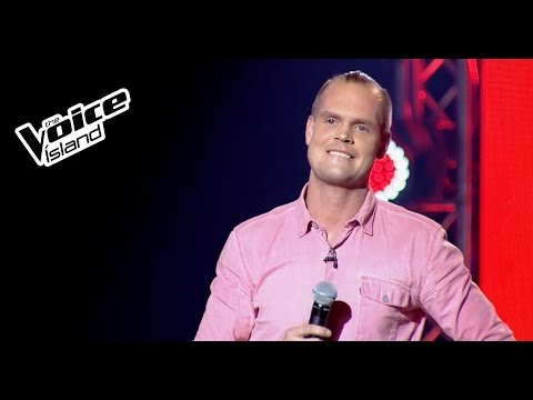 Hjörleifur Már- Someone Like You | The Voice Iceland 2015 | The Blind Auditions