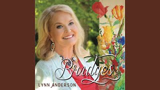 Watch Lynn Anderson Meanwhile Back At The Cross video