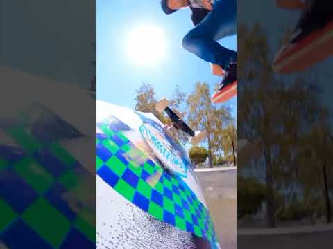 Kickflip noseslide