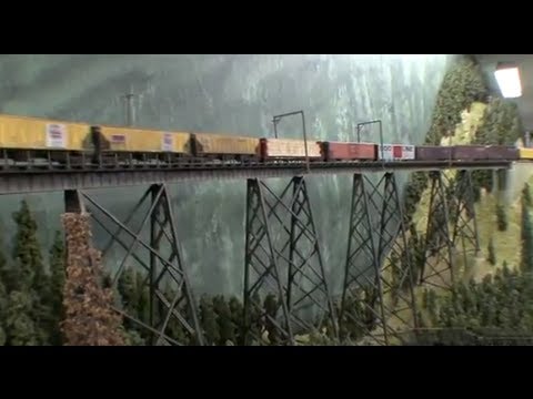 Hd Video Very Realistic Model Railroad With Awful Track