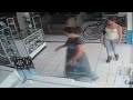 Mujer Roba Televisor Entre Las Piernas ¡En 13 segundos! - Mujer roba televisor plasma bajo su falda