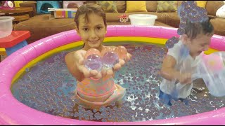 Orbeez havuzunda yüzdük    Elif ile Eğlenceli  #EvdeKal #SendeOyna #SendeYap
