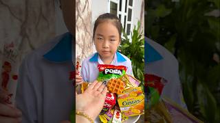 Cô Bé Tốt Bụng Ăn Bánh Chocobai, Bubabubo ,Kẹo Mắt, Xúc Xích ,Kẹo Dâu , Kẹo