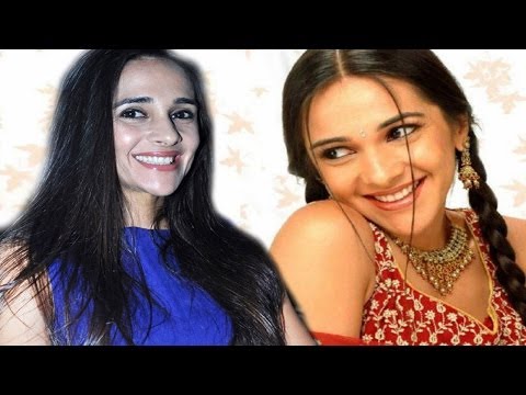 Sexy Actress Tara Sharma Cute & Hot Smile View