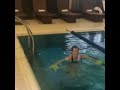 Video Ксения Собчак на сносях снялась в купальнике