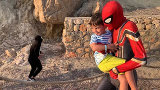 Yusuf’u kovalayan ördek ve inekten Spiderman kurtarıyor!🤩 Yusuf ve Spiderman sak