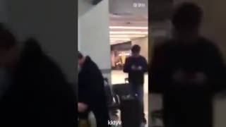 [FANCAM]BTS Taehyung | V run in fears as fans chase him // Taehyung acosado/pers