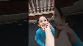 Shareen Ngintip Kakak Main Pianika Telolet