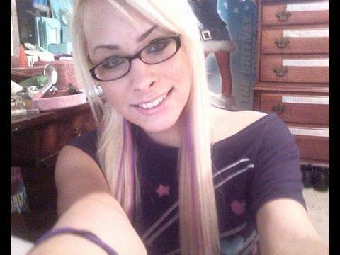 OMG PRETTY BLONDE GIRLS GAY?!