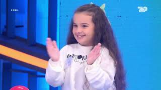U Kap Mat Me Xhensila Myrtezaj Egli Tako Performon Me Babain E Famshëm Macja Le Të Lahet-Yes Day
