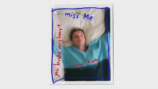 Watch Lauv Miss Me video