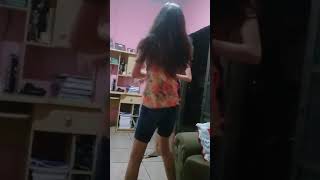 Menina Fea Dançando Pinho Dos Malocas