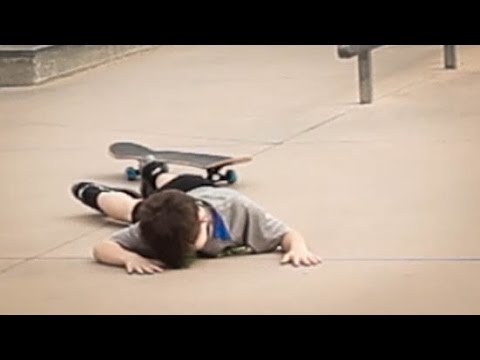 CRAZY FIRST SKATEBOARDING SLAM!