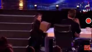 ساحرة صغيرة مرعبة في American got talent
