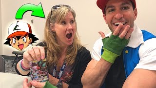 THE ORIGINAL VOICE ACTOR OF ASH KETCHUM Opens Pokemon Cards!